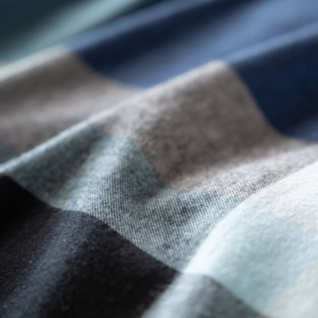 ノクターン/ネイビー　生地感