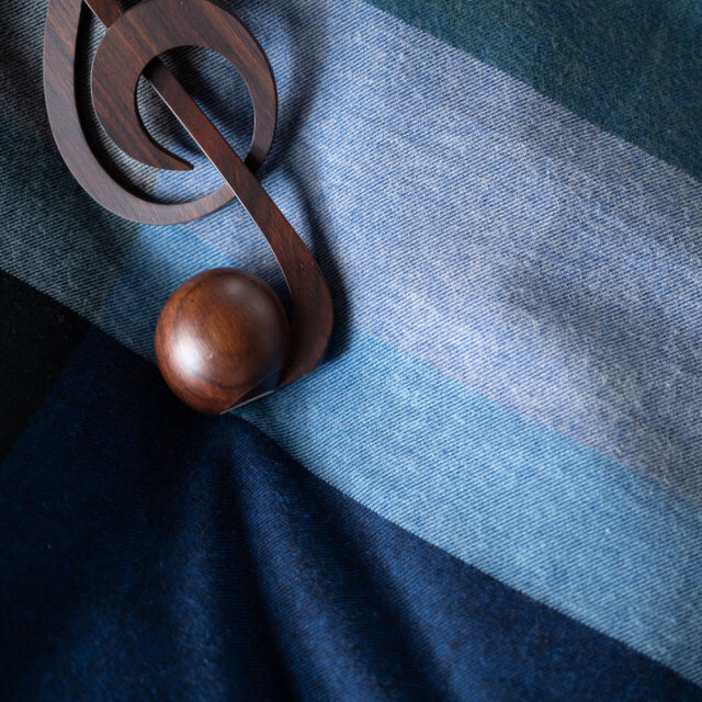 ノクターン/ネイビー　生地感