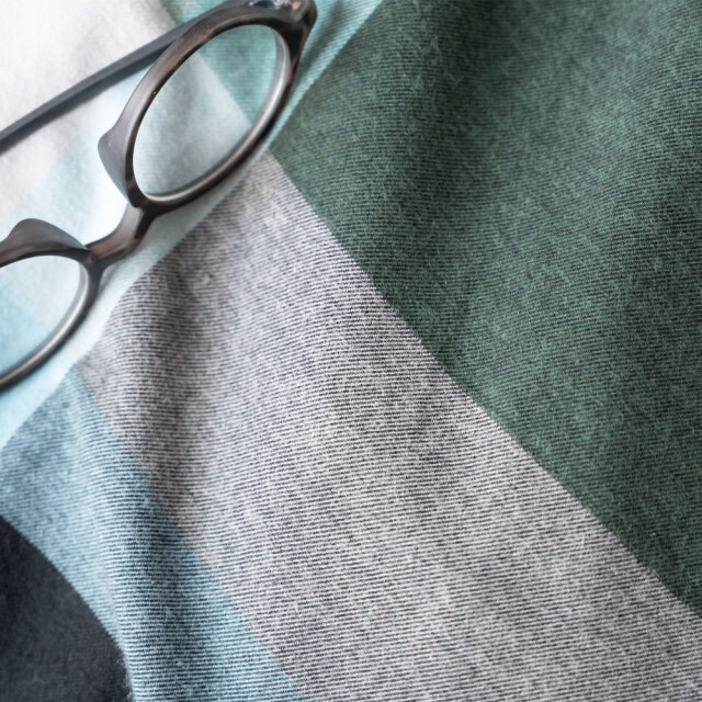 ノクターン/ネイビー　生地感