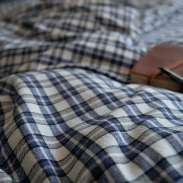 グラニット/グレイ　生地感