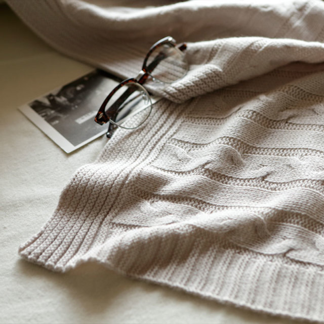 ケーブルニット　マルチカバー