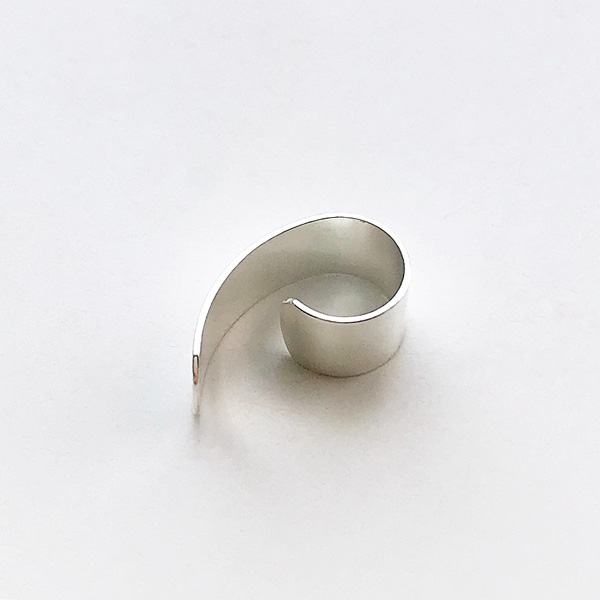 【再入荷】Saskia Diez/《片耳用》Stripe Earcuff No1 Up 925 Ag Silver 925 Sterling silver 【再入荷】Saskia Diez/《片耳用》Stripe Earcuff No1 Up 925 Ag Silver 925 Sterling silver