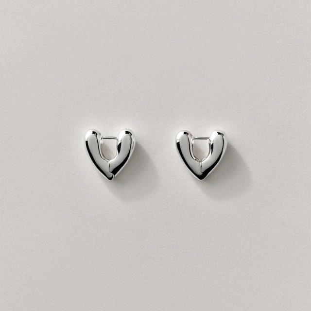 【予約販売】6月初旬入荷予定★先行予約10％OFF★ANNIKA INEZ/Heart Hoops, Small in Silver
