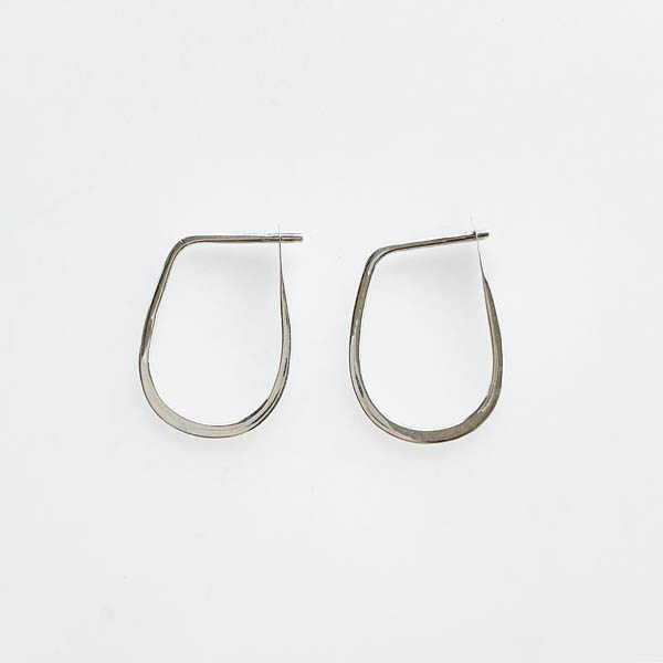 【再入荷】MELISSA JOY MANNING/sterling silver extra small tear drop hoop Shiny