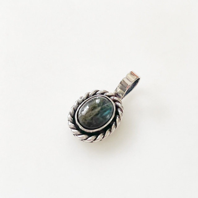 【初入荷】ERICKA NICOLAS BEGAY/Navajo Pendant Top in Labradorite