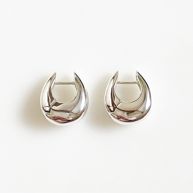 ANNIKA INEZ/Sloping Hinge Hoops Sml