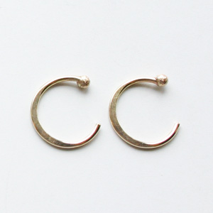 【再入荷】MELISSA JOY MANNING/14k gold hugger hoop