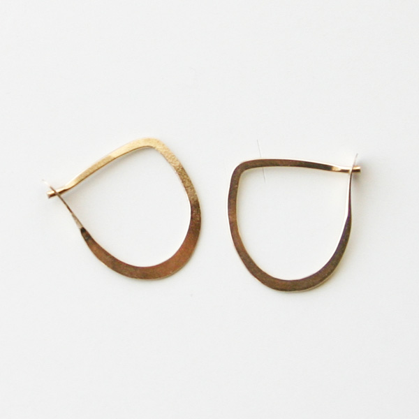 【再入荷】MELISSA JOY MANNING/small half round hoops