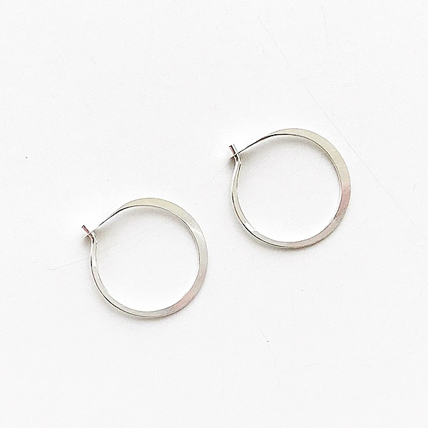 MELISSA JOY MANNING通販｜Small forged round hoops silver