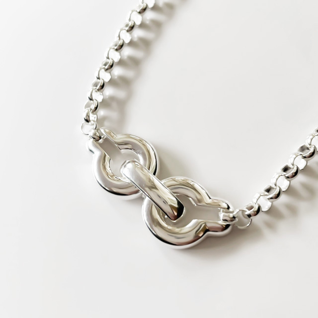 ANNIKA INEZ通販｜Ample Clasp Bracelet, Lrg in Silver