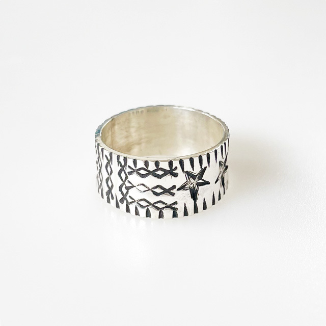 ERICKA NICOLAS BEGAY通販｜Navajo Band Ring SVRG FL #09