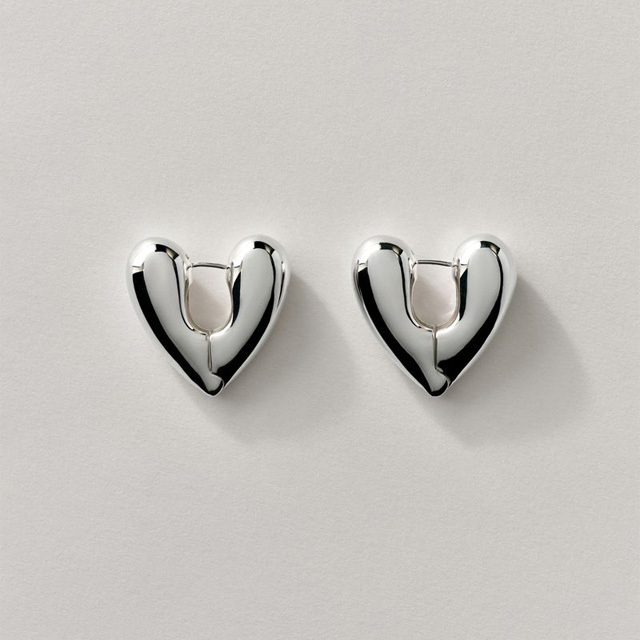 【予約販売】6月初旬入荷予定★先行予約10％OFF★ANNIKA INEZ/Heart Hoops, Large in Silver