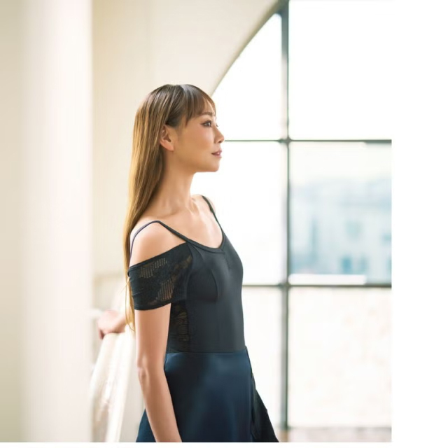 repetto〈レペット〉 D0784N / Mizuka Ueno × Repetto “CAMELIA”