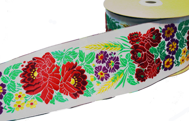 ハンガリーの民族衣装、マチョー柄の刺繍の幅広リボンです７Cm幅（５０Cm単位の販売になります）【メール便可】