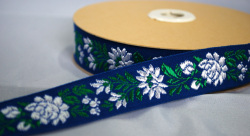 ハンガリーの民族衣装、マチョー柄の刺繍リボンです2.3Cm幅（５０Cm単位の販売になります）【メール便可】