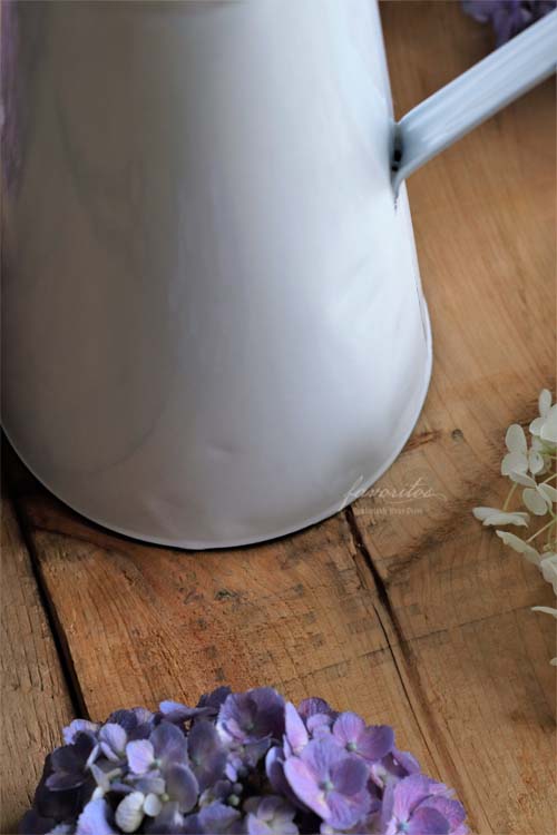 エナメル・ピッチャー