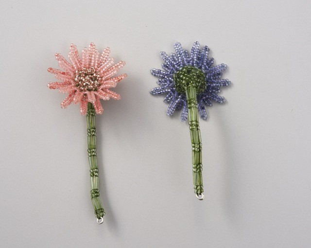 【専用】ビーズフラワー❋バラ、カーネ、ガーベラ❋ 専用】ビーズフラワー❋バラ、カーネ、ガーベラ❋ 専用】ビーズ