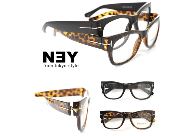 オシャレな伊達メガネ