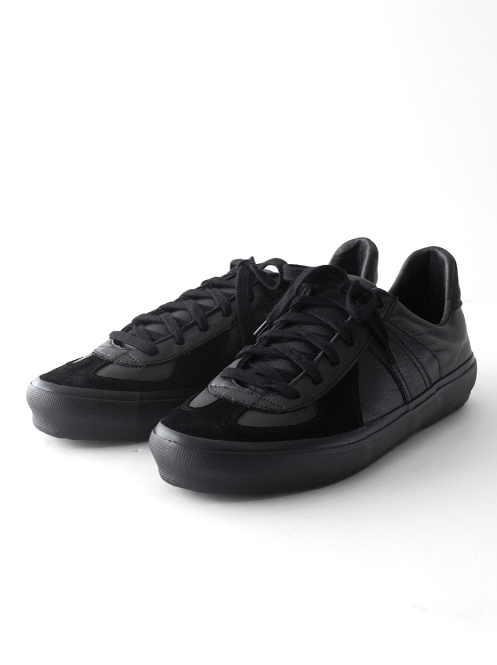 REPRODUCTION OF FOUND - German Trainer (Vulcanized) - Black