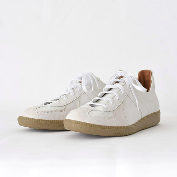 REPRODUCTION OF FOUND - German Trainer - White