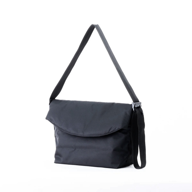 極美品✨ノルディスク メッセンジャーバッグ ビジネス 18L 防水 ナイロン 黒 セール】【防水/多機能】【メンズ・レディース兼用】テック系