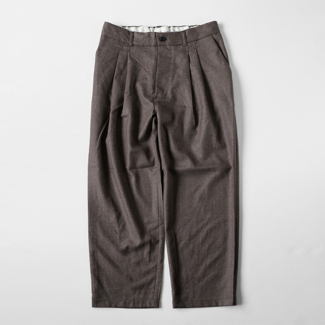 STILL BY HAND PT04254　サイズ46　モカ　新品未使用 STILL BY HAND （スティルバイハンド）PT04254 Wool Saxony Easy