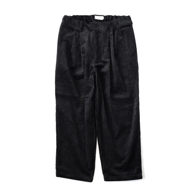 STILL BY HAND -  3.5W Corduroy 2Tuck Pants - Black