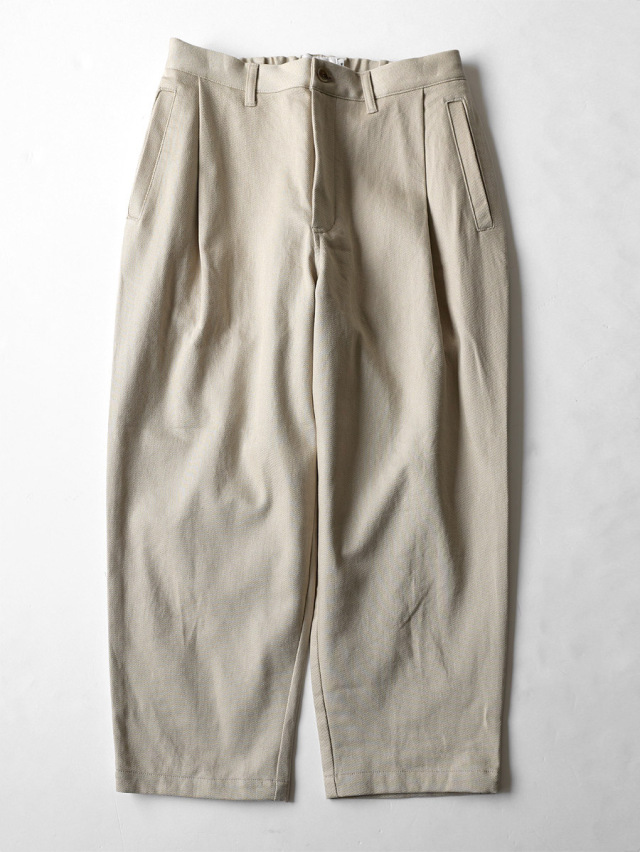 STILL BY HAND -  Cotton Twill 1Tuck Pants - Lt.Beige