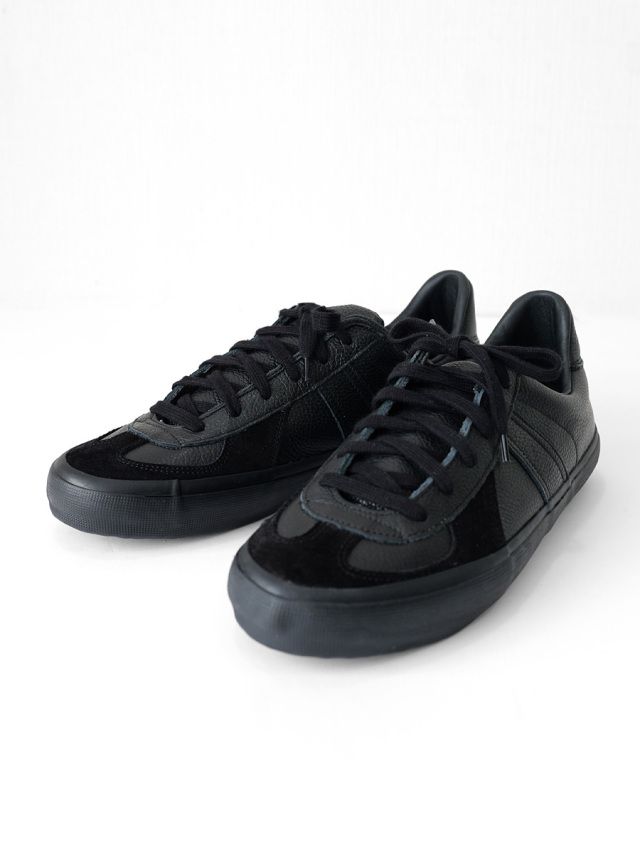 REPRODUCTION OF FOUND - German Trainer (Vulcanized) - Black