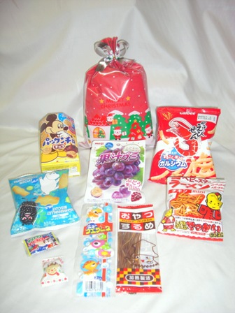 クリスマスお菓子袋詰め