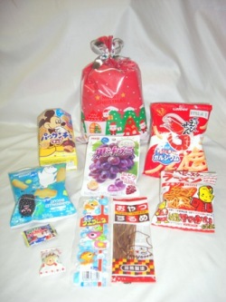 クリスマスお菓子袋詰め