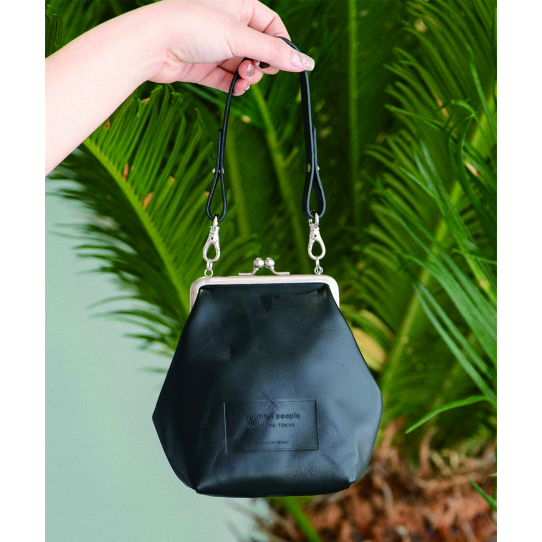 beautiful people clasp shoulder hand pouch - 1000511966