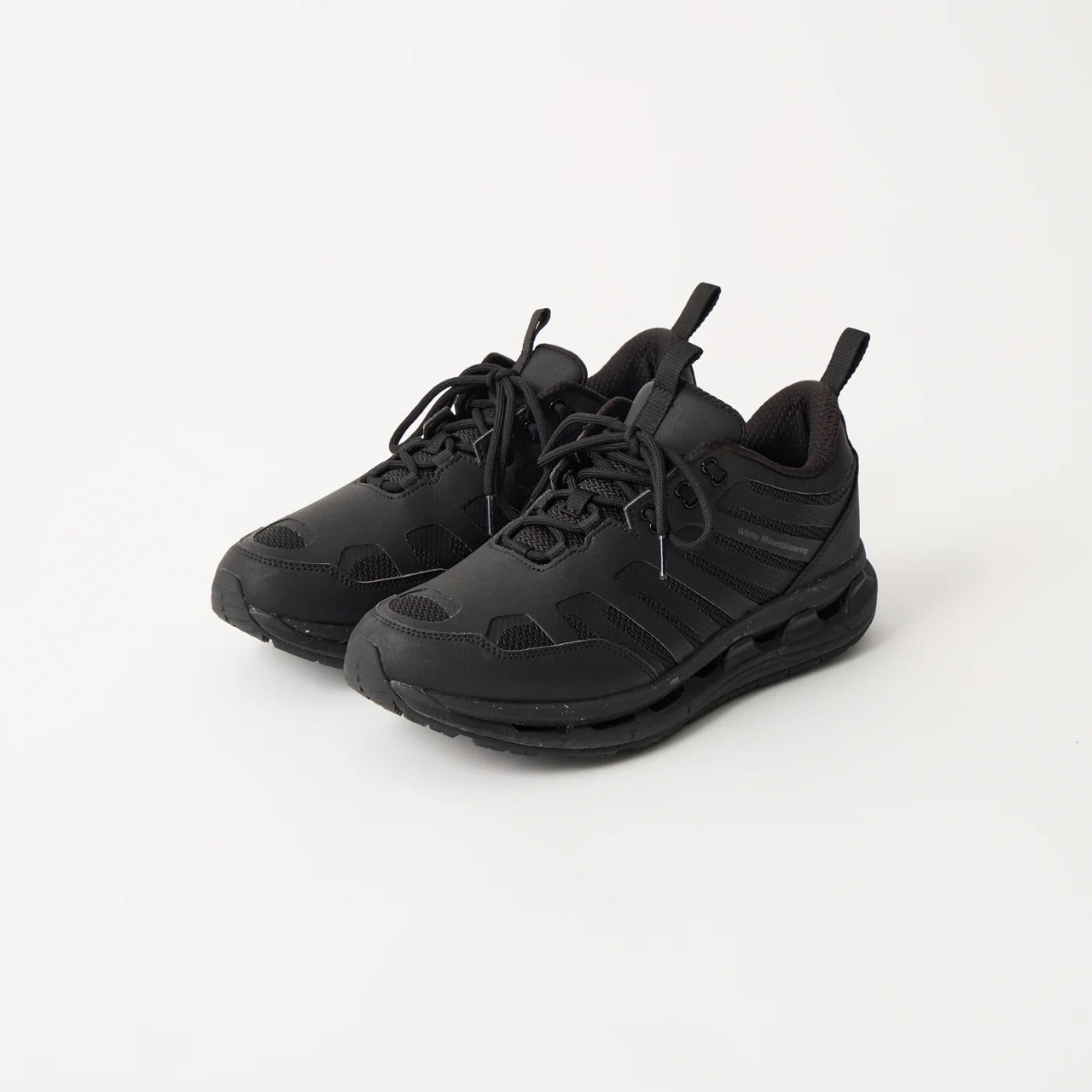 White Mounatineering MOISTHROUGH360 WATERPROOF SNEAKER