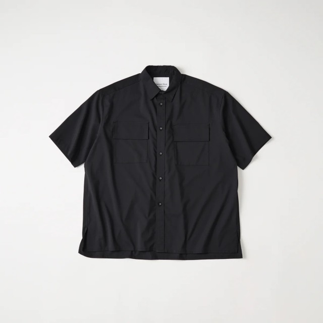 White Mounatineering REGULAR COLLAR HALF SLEEVE SHIRT