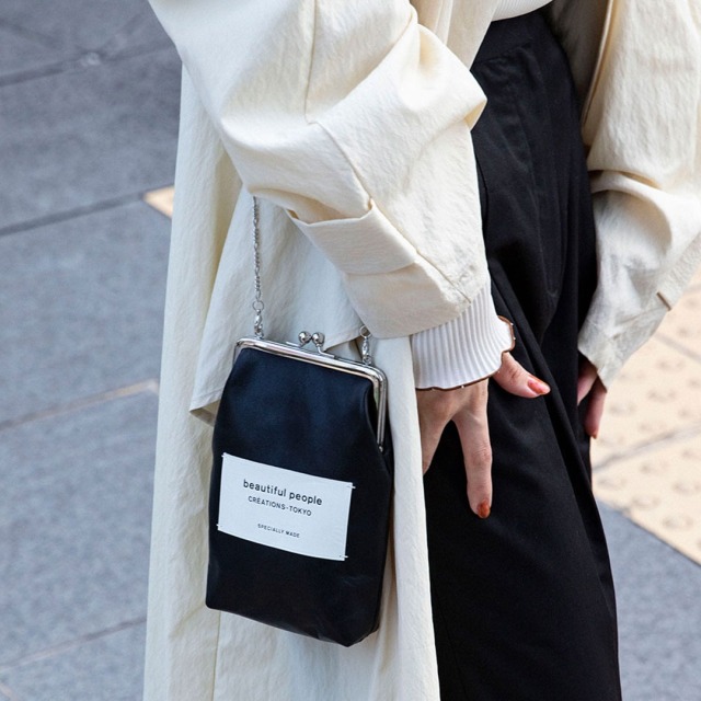 beautiful people clasp pouch 