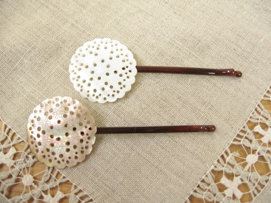 カットワークシェルヘアピン