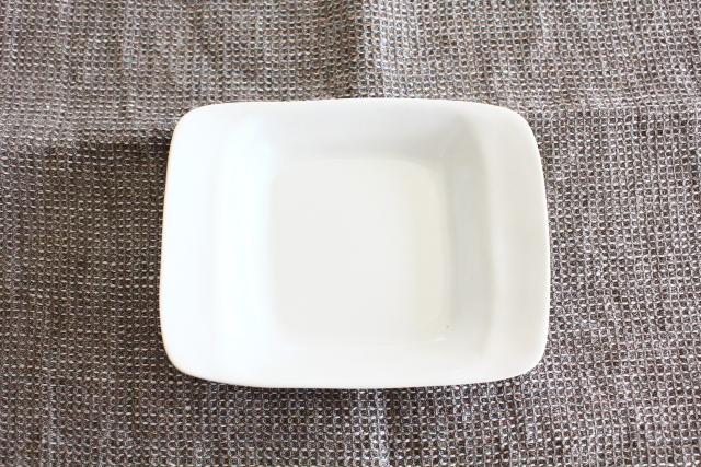 井山三希子×倉敷意匠計画室「YASUMI」手付きプレートS/白