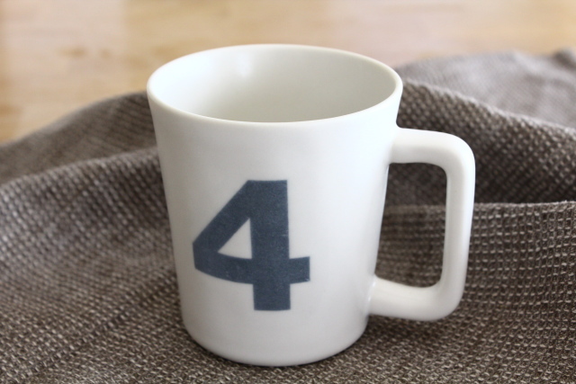 井山三希子×倉敷意匠計画室「YASUMI」数字マグ４