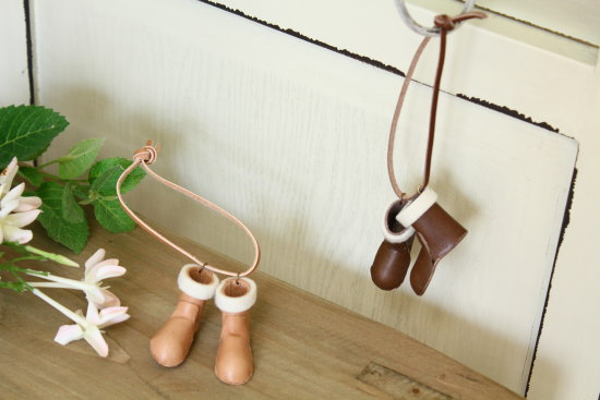 arome de muguet レザーアクセサリー ミニブーツ