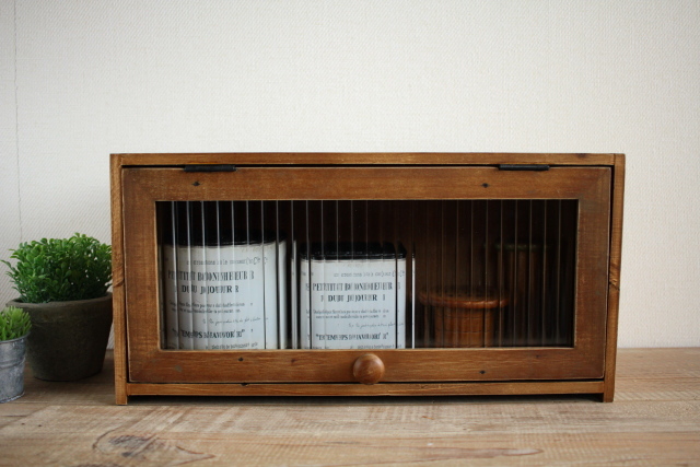 ラスティ・アップドアキャビネット