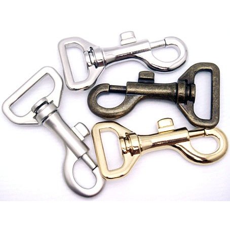 ナスカン 大小判鉄砲ナスカン 平テープ用　鉄砲ナス 日本製　全長は85ミリ。 24ミリ、30ミリ、サイズがあります。メッキカラーはシルバー、ゴールド、アンティーク N82100（適応体重30キログラム以下） 首輪金具 リード金具