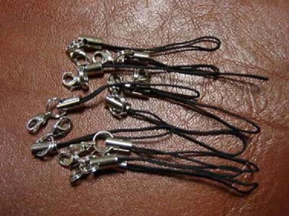 ストラップ　紐　ストラップパーツ　ストラップ金具　カニカン 2重リング付き　金具カラーはシルバー、ゴールド、ヒモカラーはクロ、シロがあります。