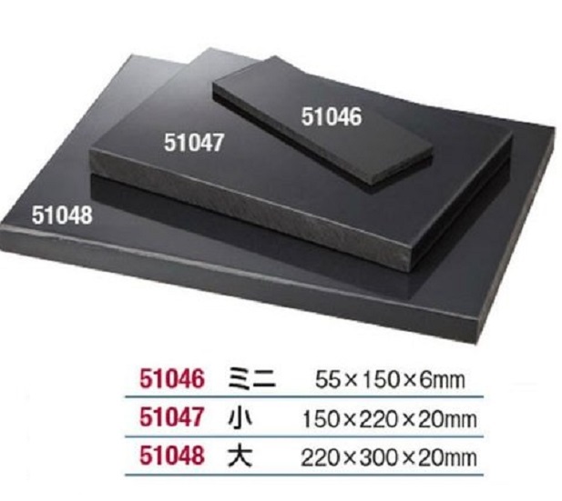 作業用樹脂板　樹脂を使用していますのでハードな作業もOKです。作業用樹脂板　樹脂板ミニ、樹脂板小、樹脂板大、の3サイズがございます。