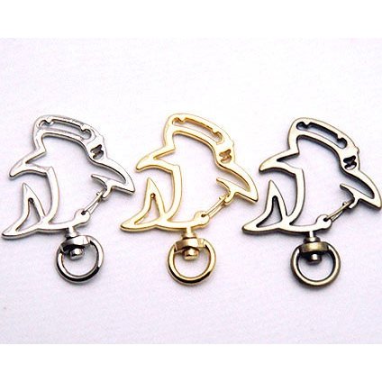 キーホルダー用 ジンベイザメ アミナスカン 全長46ミリ、メッキカラーはシルバー、ゴールド、アンティークとなります。