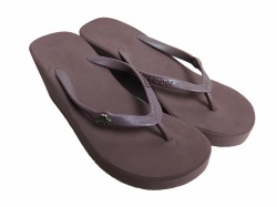fipper WEDGES(フィッパー ウェッジス) 【FJ07-E02】 レディース 女性 ビーチサンダル 単色カラー シンプルデザイン　シルバーチャーム