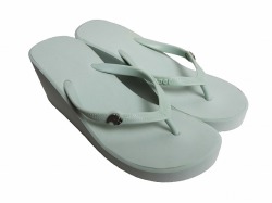 fipper WEDGES(フィッパー ウェッジス) 【FJ07-E08】 レディース 女性 ビーチサンダル 単色カラー シンプルデザイン　シルバーチャーム