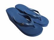 fipper WEDGES(フィッパー ウェッジス) 【FJ07-E09】 レディース 女性 ビーチサンダル 単色カラー シンプルデザイン　シルバーチャーム