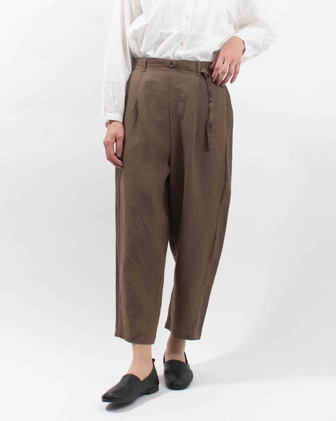 01EWP14502 blue willow リネン太番手共布ベルト付きパンツ