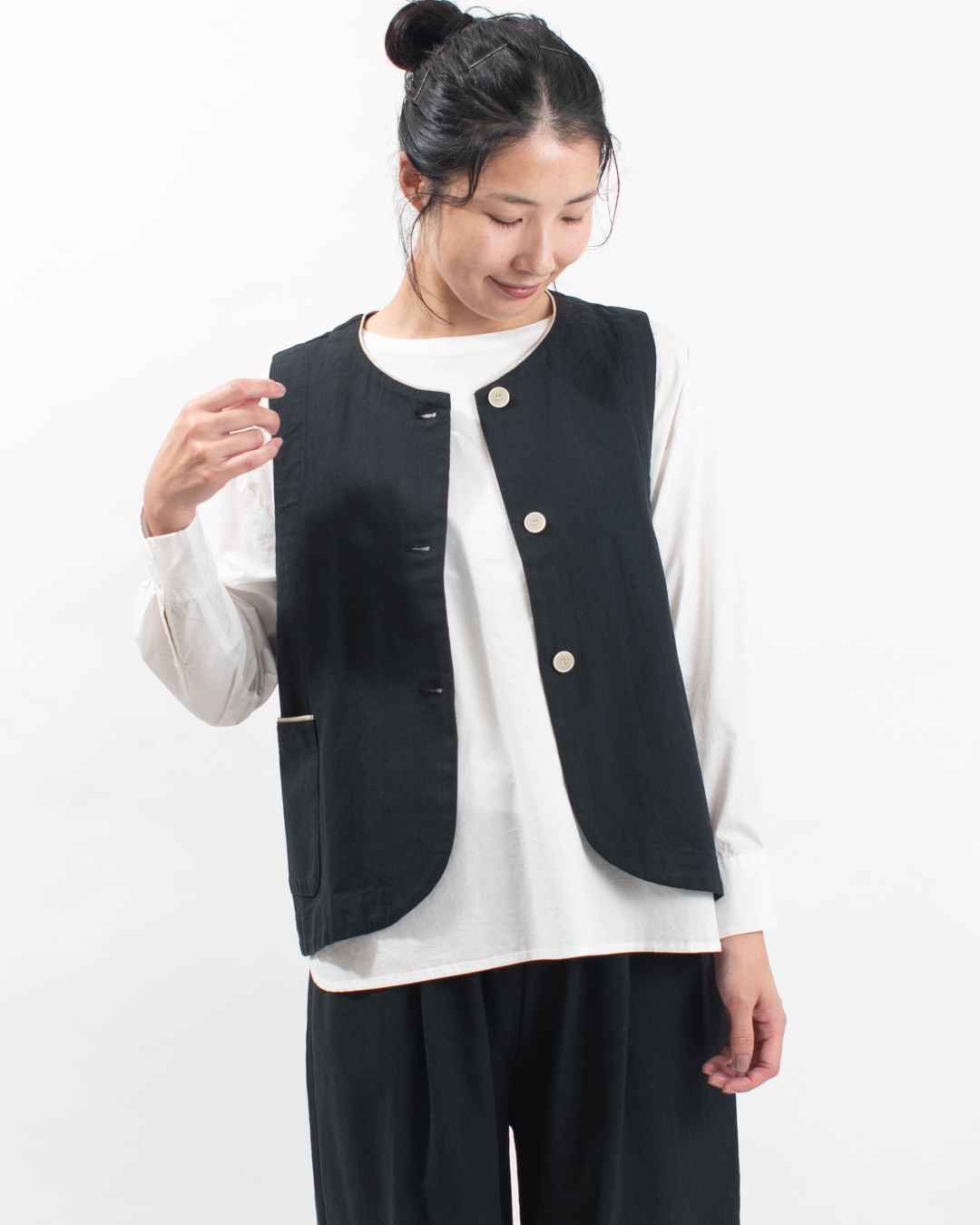 blue willow コットン配色パイピングベスト