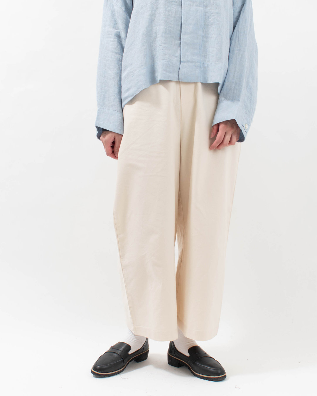 01FSP14055 blue willow コットンオックスストレートパンツ